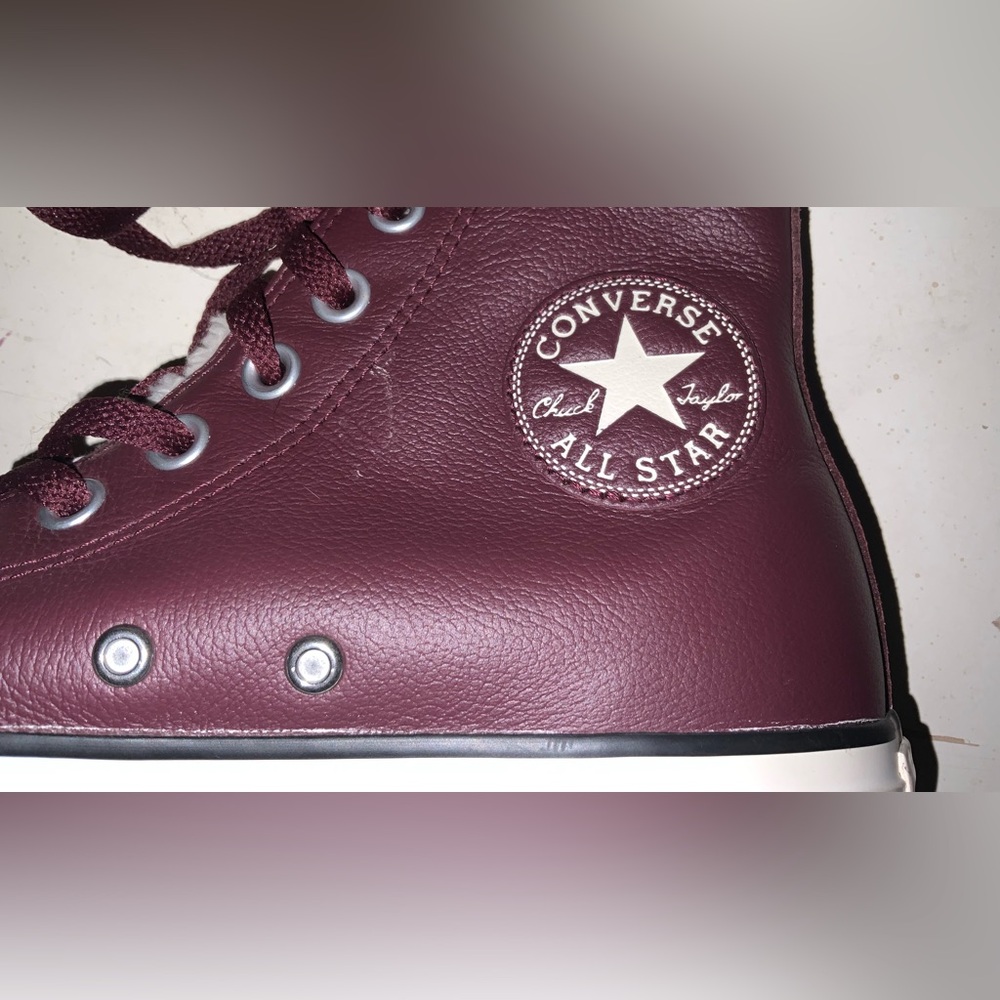 Converse Chuck Taylor Leather Sherpa Lined High Top Sneakers Size 9